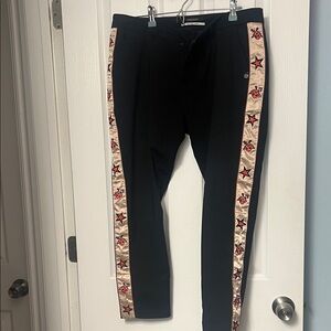 Black pants with side Star motif!